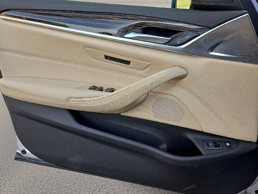 Used 2018 BMW 530e RWD image 20