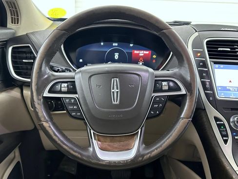 Used 2020 Lincoln Nautilus Reserve AWD/4WD image 11
