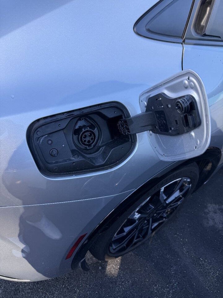 Used 2024 Toyota Prius Prime FWD image 8