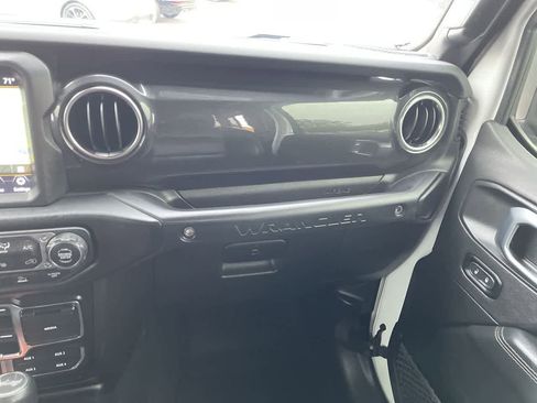 Used 2021 Jeep Wrangler Unlimited Rubicon w/ Trailer Tow Package image 16