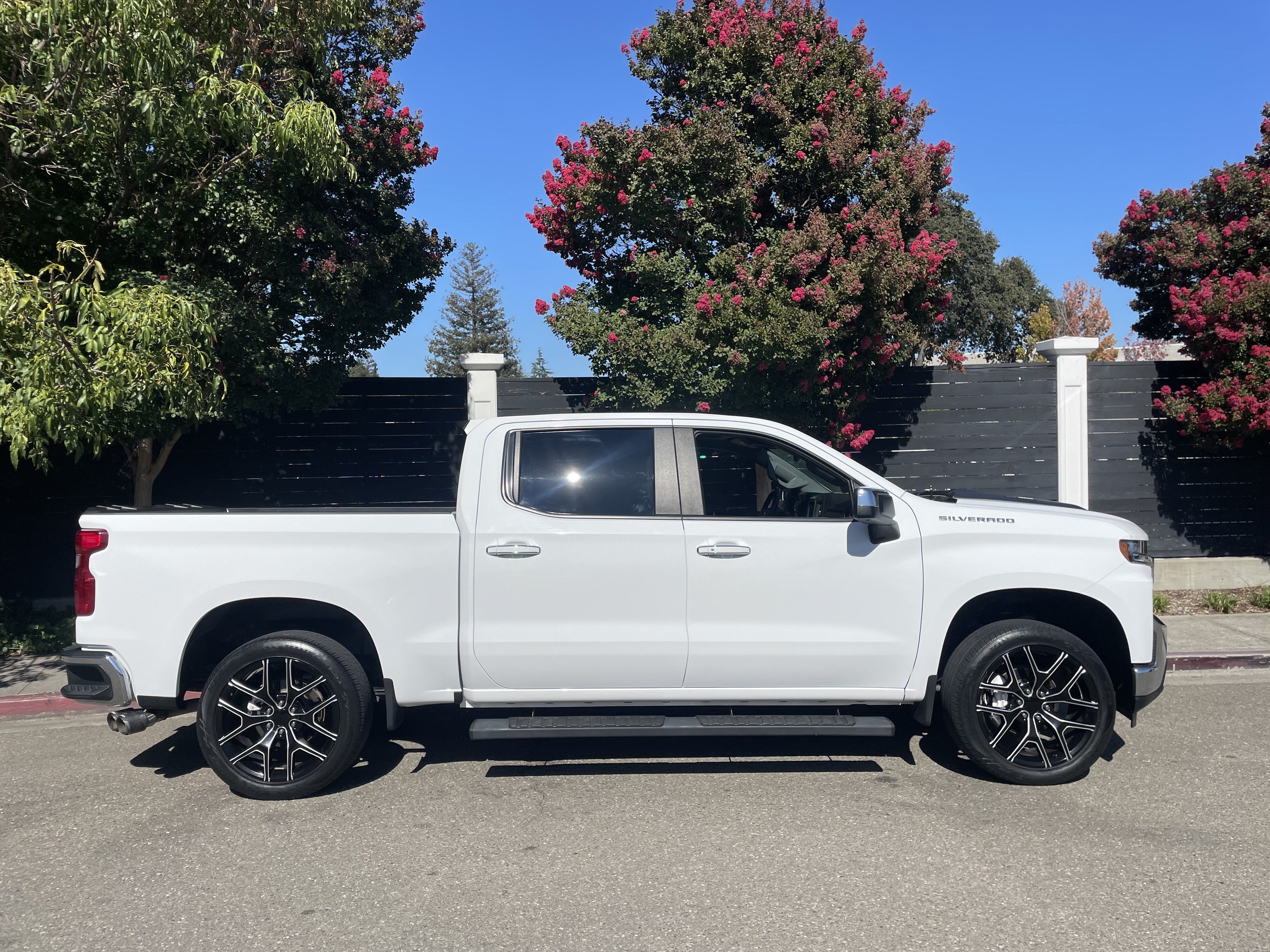 Used 2020 Chevrolet Silverado 1500 LT w/ All-Star Edition RWD image 6
