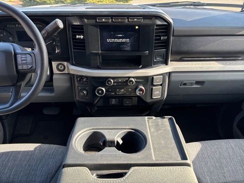 Used 2023 Ford F450 XLT w/ XLT Value Package image 13