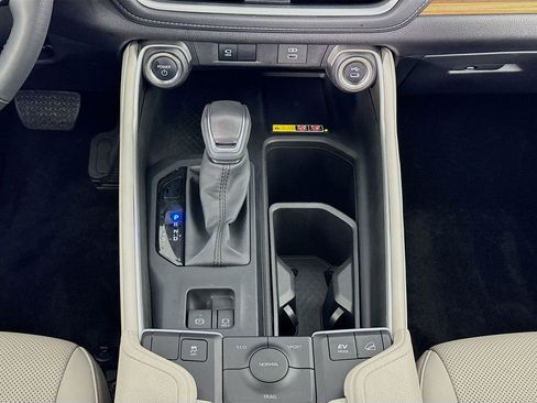 Used 2025 Toyota Grand Highlander AWD Hybrid image 41