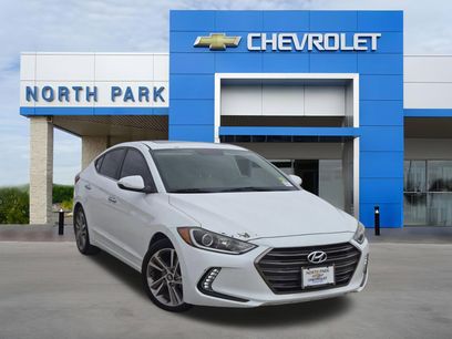 Used 2017 Hyundai Elantra Limited w/ Limited Tech Package 08
