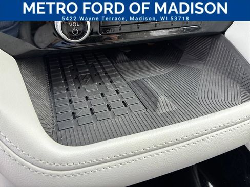 Used 2025 Ford Explorer Platinum w/ Ultimate Package AWD/4WD image 19