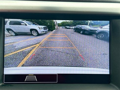 Used 2021 GMC Acadia SLE image 14