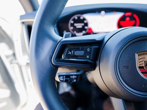 Certified 2025 Porsche Cayenne image 17