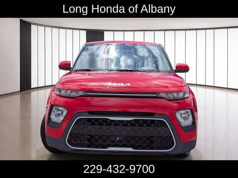 Used 2022 Kia Soul LX w/ Technology Package FWD image 2