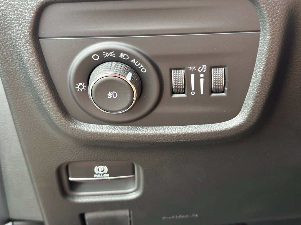 New 2027 Jeep Grand Cherokee Limited AWD/4WD image 33