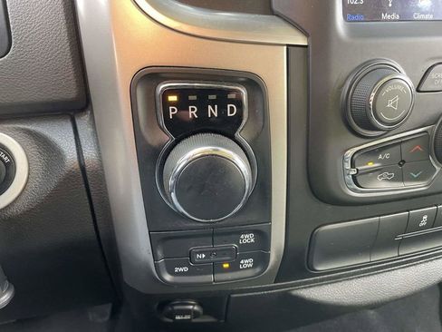 Certified 2019 RAM 1500 Classic SLT w/ Luxury Group image 28