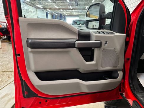 Used 2021 Ford F250 XLT AWD/4WD image 4