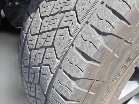 Used 2025 Honda Pilot TrailSport image 20
