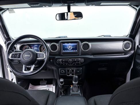Used 2019 Jeep Wrangler Unlimited Sahara AWD/4WD image 26