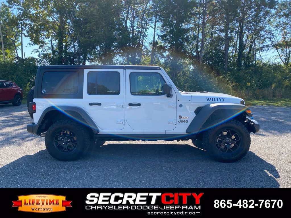 Used 2024 Jeep Wrangler Unlimited AWD/4WD image 4