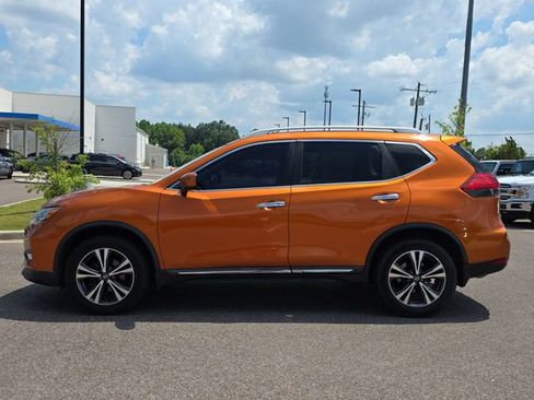 Used 2017 Nissan Rogue SL w/ SL Premium Package AWD/4WD image 6