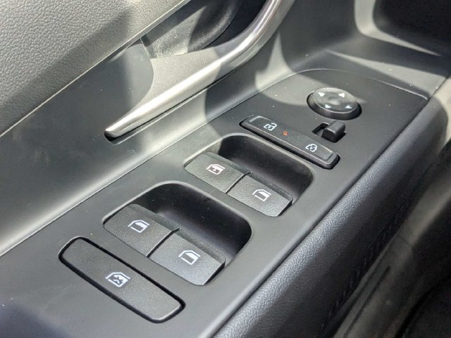 Used 2026 Hyundai Elantra SE FWD image 22
