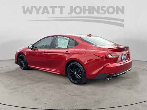 Used 2025 Toyota Camry SE FWD image 3