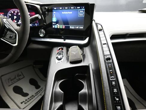 Used 2021 Chevrolet Corvette Stingray Premium Conv w/ Z51 Performance Package RWD image 18