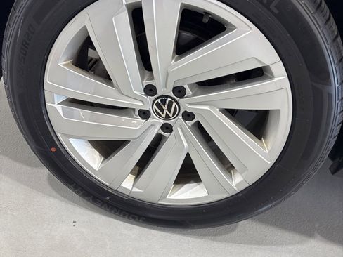 Used 2023 Volkswagen Atlas Cross Sport SE image 8