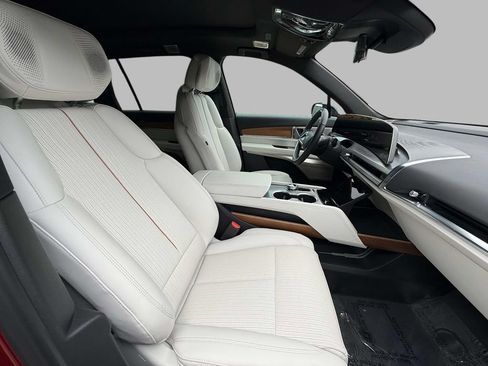 Used 2026 Cadillac Vistiq Sport w/ LPO, Floor Liner Package AWD/4WD image 14