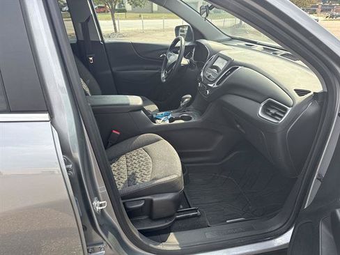 Used 2024 Chevrolet Equinox LT w/ LPO, Floor Liner Package FWD image 18