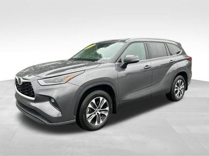 Used 2021 Toyota Highlander XLE