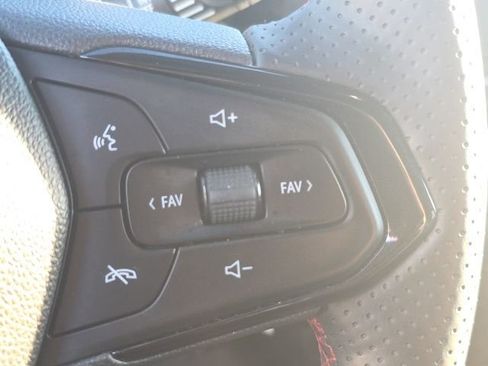 Used 2024 Chevrolet Trax RS image 16