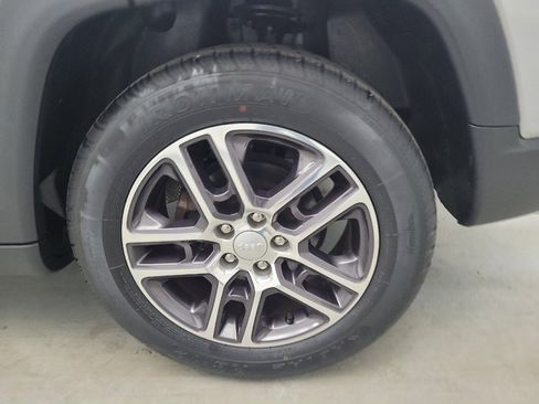 Used 2019 Jeep Compass Latitude w/ Popular Equipment Group FWD image 31