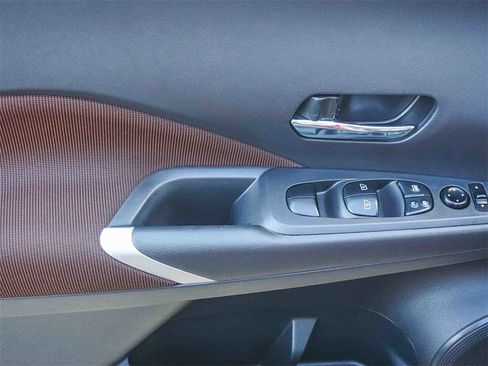 Used 2023 Nissan Kicks SR image 18