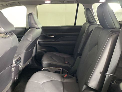 Used 2024 Toyota Grand Highlander AWD Hybrid image 27