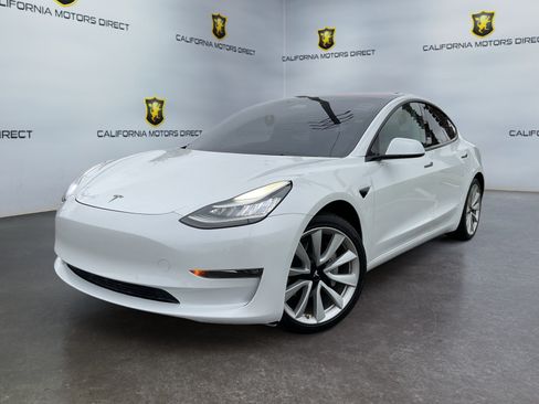 Used 2017 Tesla Model 3 Long Range RWD image 9