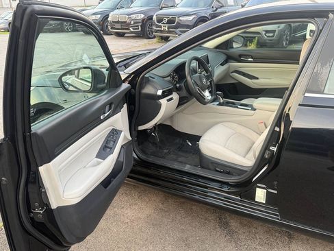 Used 2019 Nissan Altima 2.5 S FWD image 14