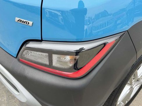 Used 2023 Hyundai Kona SE w/ Cargo Package image 10