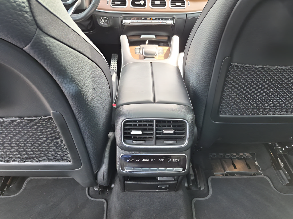 Used 2021 Mercedes-Benz GLS 580 4MATIC image 30