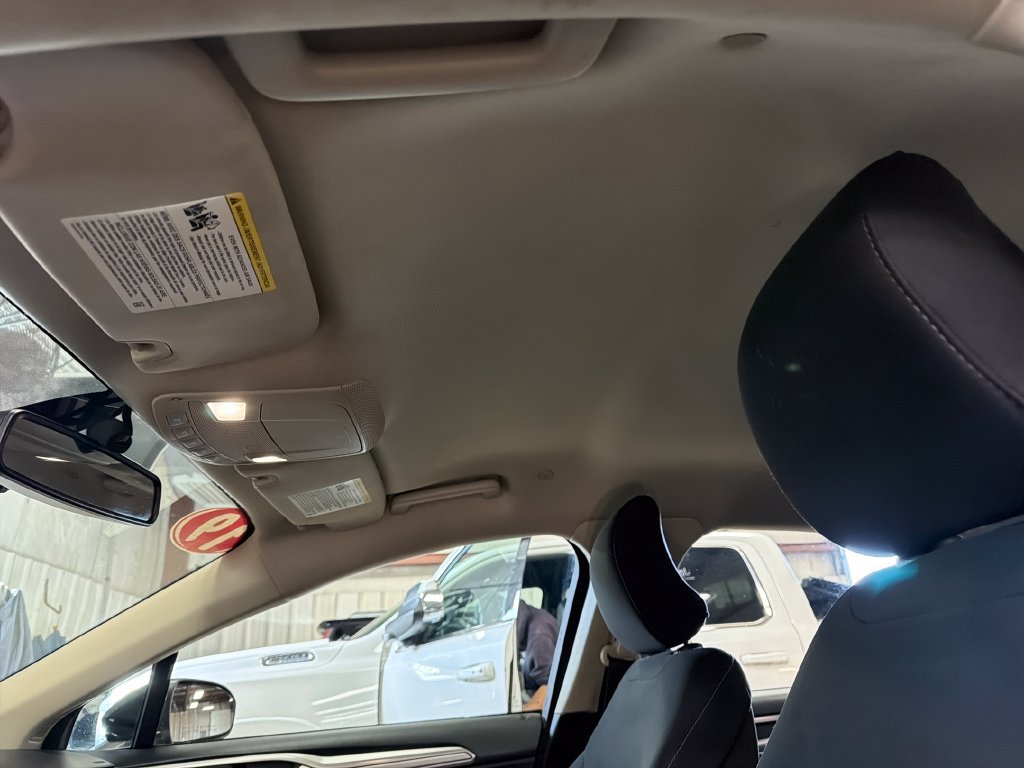 Used 2019 Ford Fusion SE FWD image 13