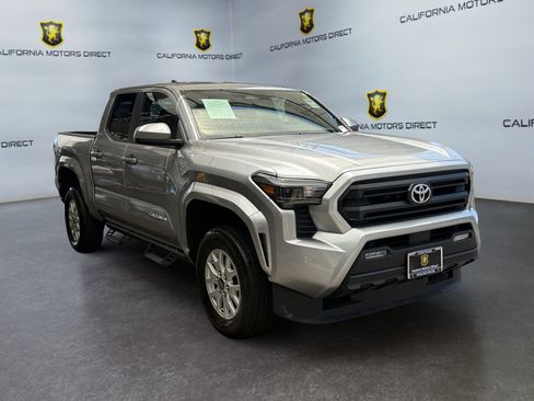 Used 2025 Toyota Tacoma SR5 RWD image 5