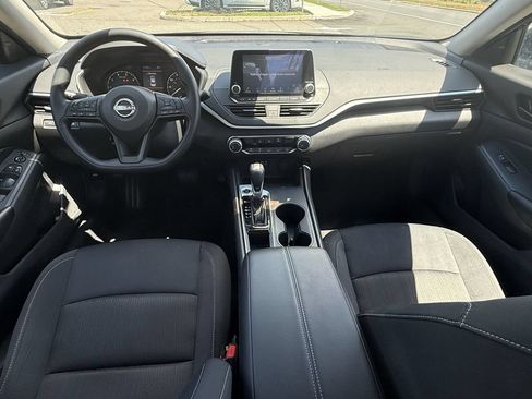 Certified 2025 Nissan Altima 2.5 S FWD image 11