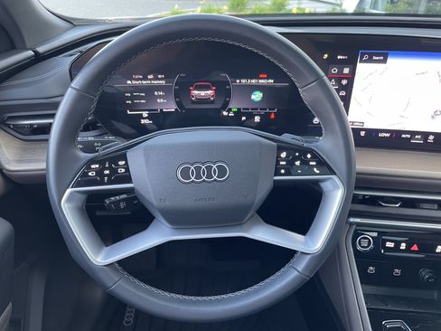 Certified 2025 Audi Q5 Premium Plus w/ Premium Plus AWD/4WD image 9