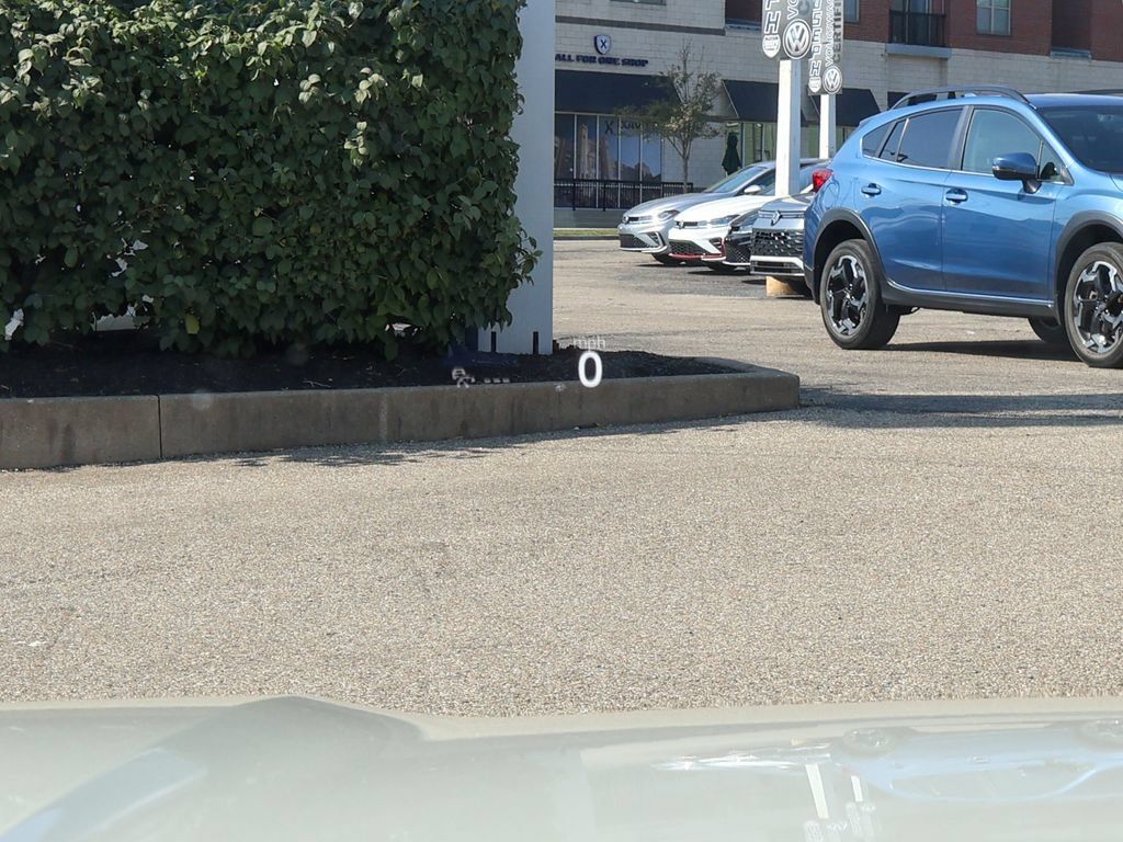 Used 2025 Volkswagen Tiguan SE R-Line AWD/4WD image 24