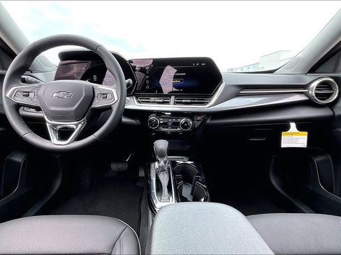 New 2026 Chevrolet Trax ACTIV w/ Sunroof Package FWD image 11