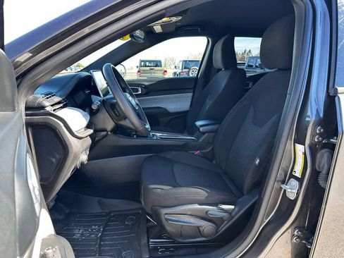 Used 2023 Jeep Compass Sport AWD/4WD image 9