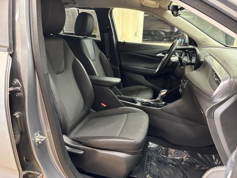 Used 2025 Buick Encore GX Preferred AWD/4WD image 35