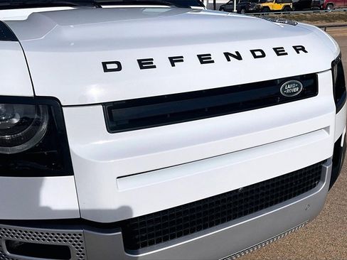 Used 2025 Land Rover Defender 110 S image 29