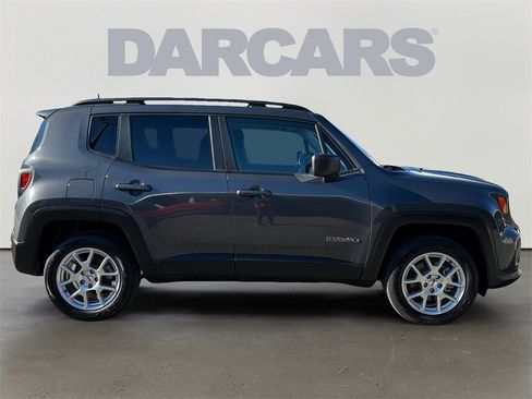 Used 2022 Jeep Renegade Latitude image 8