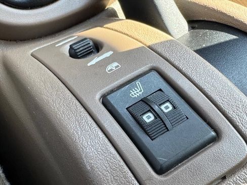 Used 2004 Chrysler Sebring LXi FWD image 21