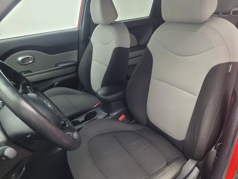 Used 2019 Kia Soul image 17