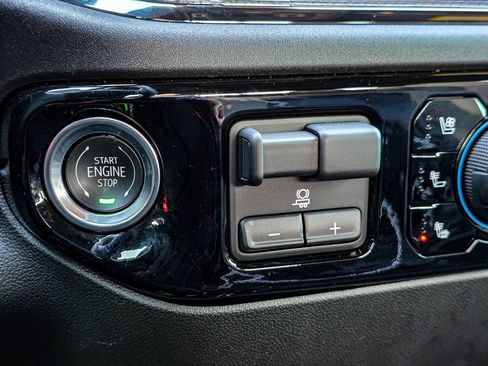 Certified 2025 Chevrolet Silverado 2500 ZR2 w/ Technology Package image 20