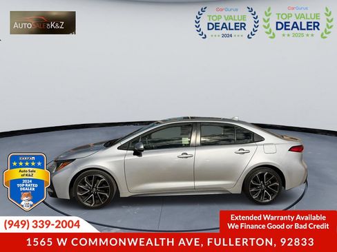 Used 2020 Toyota Corolla SE w/ SE Premium Package FWD image 5
