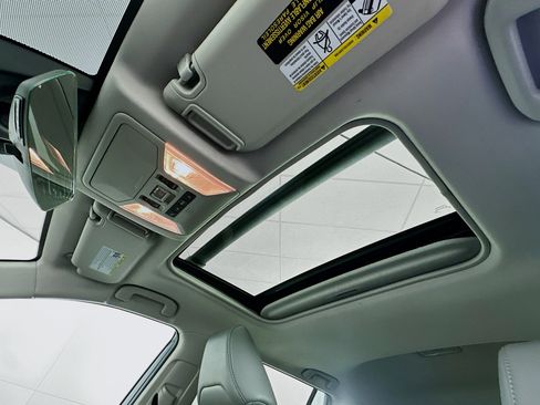 Used 2021 Toyota RAV4 XLE Premium image 25