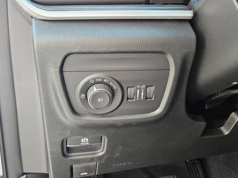 New 2026 Jeep Grand Cherokee Limited AWD/4WD image 18